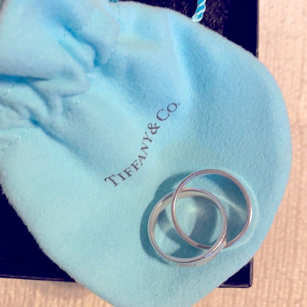 Interlocking circle rings  Tiffany & Co size 5